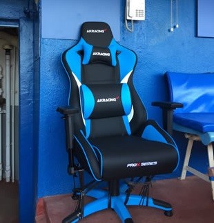 Akracing Fc東京コラボゲーミングチェアが登場 味の素スタジアムのfc東京ホームベンチで採用された限定生産モデル ゲーム エンタメ最新情報のファミ通 Com Akracing Fc東京コラボゲーミングチェアが登場 味の素スタジアムのfc東京ホームベンチで採用された限定生産モデル ゲーム エンタメ最新情報のファミ通 Com