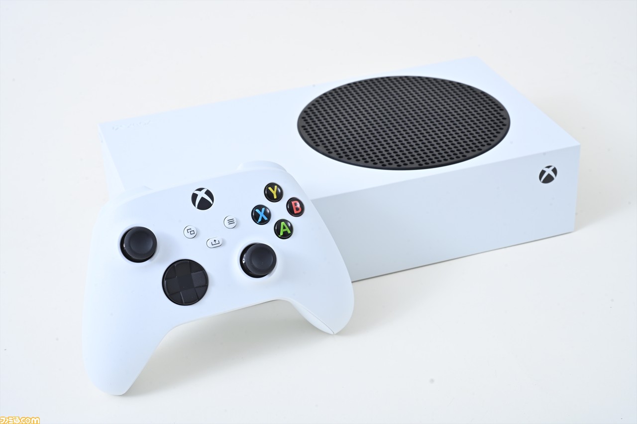 Xbox Series X/S開封レビュー。シンプルな収納でセットも楽々、Sの 
