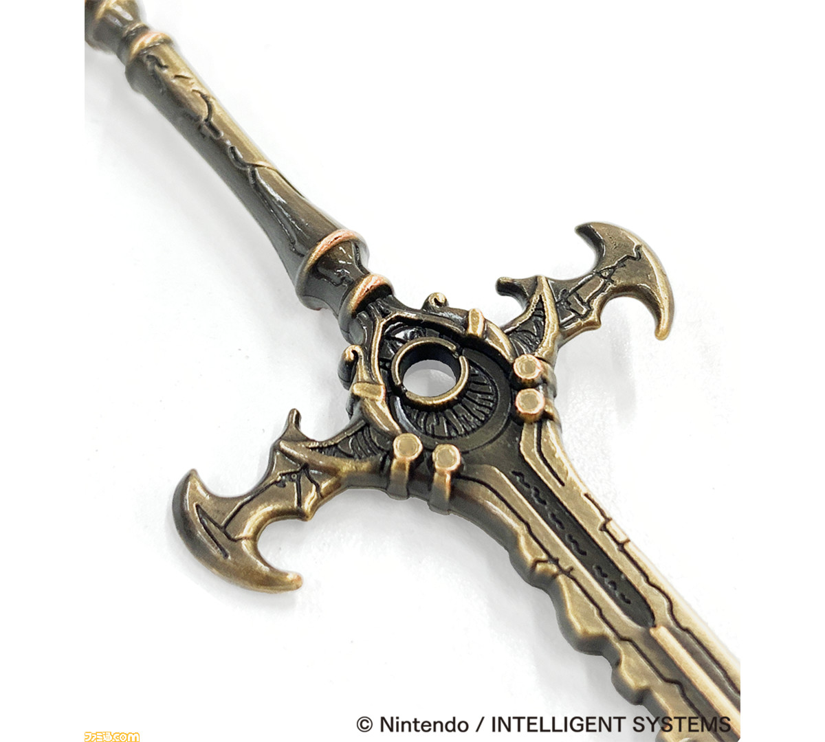 ファイアーエムブレム 風花雪月 より天帝の剣が重厚なキーホルダーになって登場 21年1月発売予定 ファミ通 Com