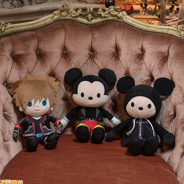 『キングダム ハーツ』モチーフの『一番くじ KINGDOM HEARTS~Second Memory~』が本日(11/4)発売。ソラとロクサスのスタチュー、キーブレード型ナイフとフォークなど