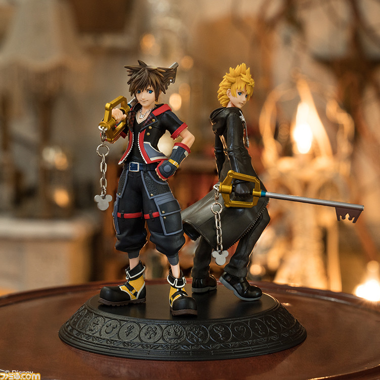 キングダム ハーツ モチーフの 一番くじ Kingdom Hearts Second Memory が本日 11 4 発売 ソラとロクサスのスタチュー キーブレード型ナイフとフォークなど ファミ通 Com