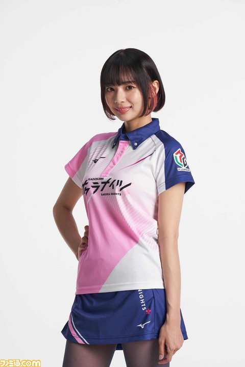 岡田紗佳 直筆サイン入りチェキ 敬礼ポーズ サクラナイツ mリーグ3連勝