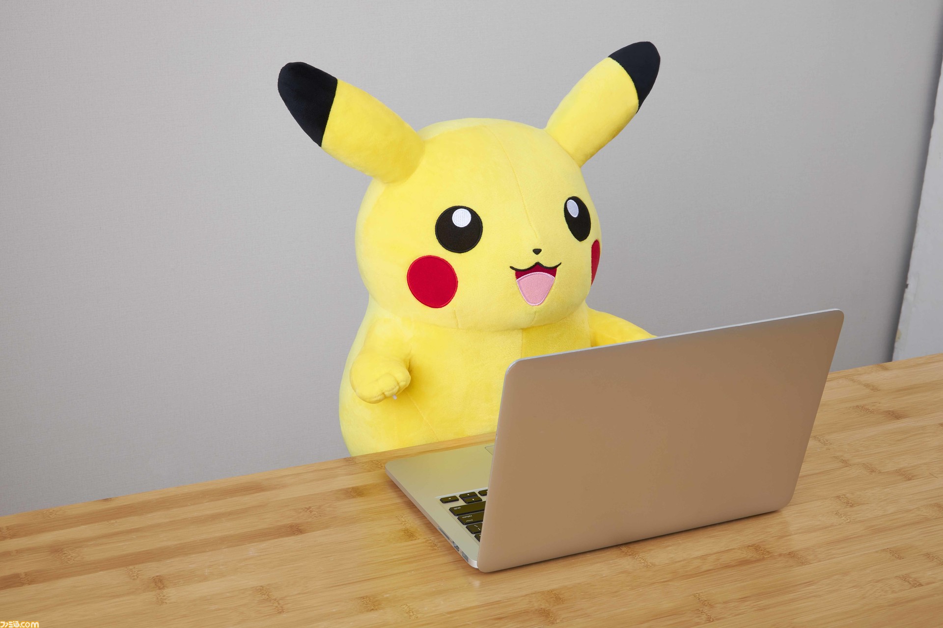 ポケモン ピカチュウのpcクッションの予約受付が本日スタート にっこりかわいい笑顔に作業も快適 ファミ通 Com ポケモン ピカチュウのpcクッションの予約受付が本日スタート にっこりかわいい笑顔に作業も快適 ファミ通 Com