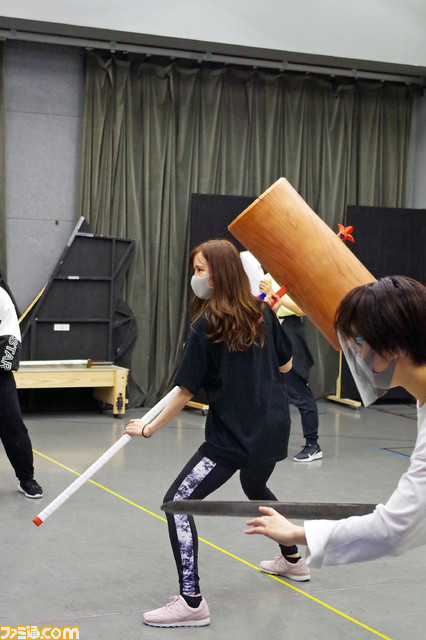 『新サクラ大戦 the Stage』稽古場リポート。女性だけの舞台でくり広げられる、殺陣とダンスと歌と演技のフルコース!