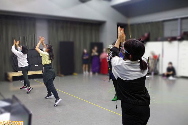 『新サクラ大戦 the Stage』稽古場リポート。女性だけの舞台でくり広げられる、殺陣とダンスと歌と演技のフルコース!