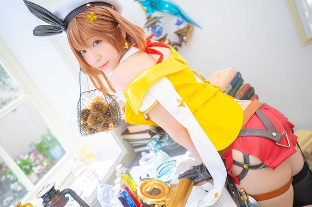 『ライザのアトリエ2』等身大ライザフィギュアのお披露目会が11月28日に開催