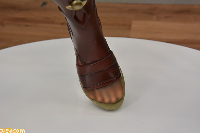 『ライザのアトリエ2』等身大ライザフィギュア(ライザ2Ver.)初公開! 伊織もえさん「タイツの透け感がすばらしい。タイツ好きにしかできないです!」