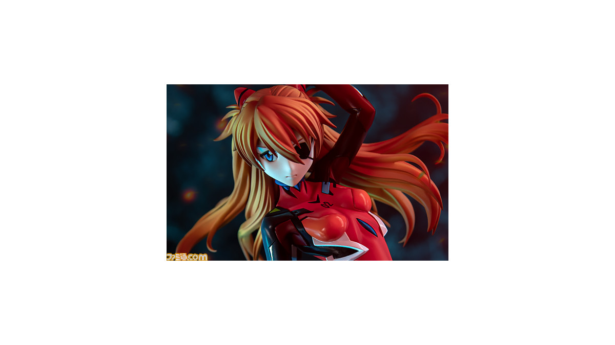 シン・エヴァンゲリオン劇場版』アスカが双刃薙刀を構えたフィギュア