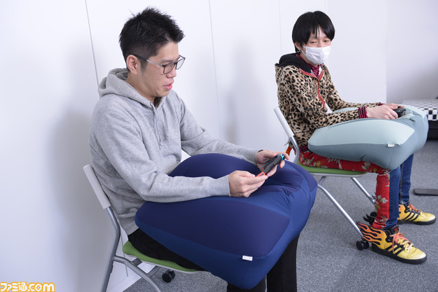 うつ伏せクッション ねおちピロー があれば楽な姿勢でゲームできる プロ指圧師 斎藤充博さんとゲーマーの感想が一致し 最終的にはフロアが沸いた ファミ通 Com うつ伏せクッション ねおちピロー があれば楽な姿勢でゲームできる プロ指圧師 斎藤充博さんとゲーマーの感想が一致し 最終的にはフロアが沸いた ファミ通 Com