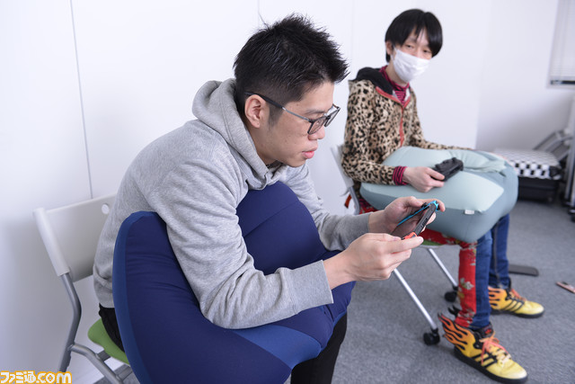 うつ伏せクッション『ねおちピロー』があれば楽な姿勢でゲームできる! プロ指圧師・斎藤充博さんとゲーマーの感想が一致し、最終的にはフロアが沸いた