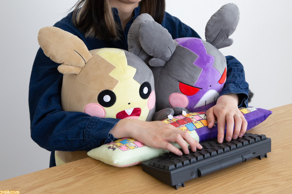 にめんポケモン モルペコ が2匹でpcクッションになって登場 はらぺこもようとまんぷくもようの両方が楽しめる ゲーム エンタメ最新情報のファミ通 Com