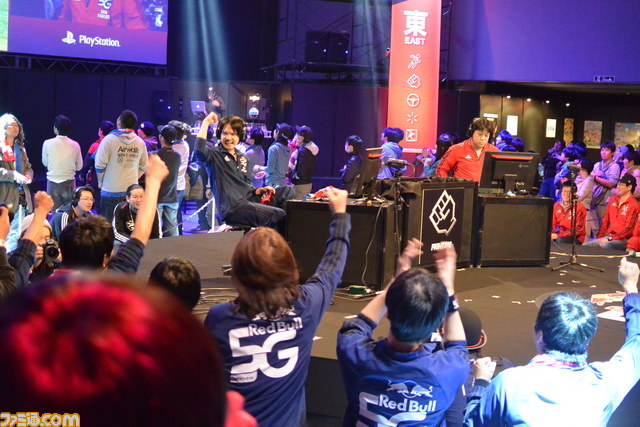 レッドブル主催の5ジャンル5ゲームによる激アツな東西対抗戦 Red Bull 5g が5年ぶりに復活 ゲーム エンタメ最新情報のファミ通 Com