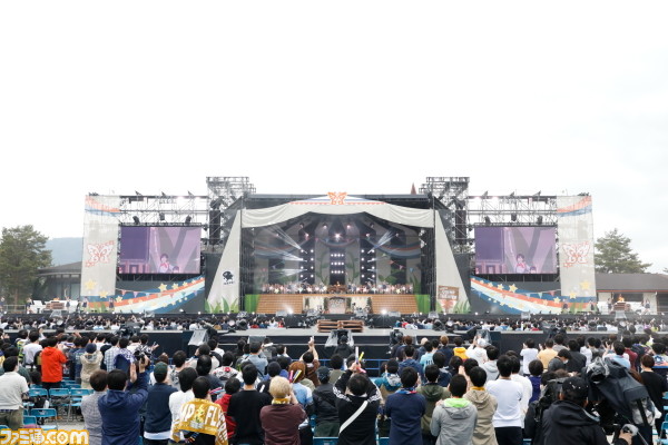 『アイマス ミリオンライブ!』7thライブ公演1日目リポート。1年越しに実現した初の野外単独公演でアツく燃え上がる