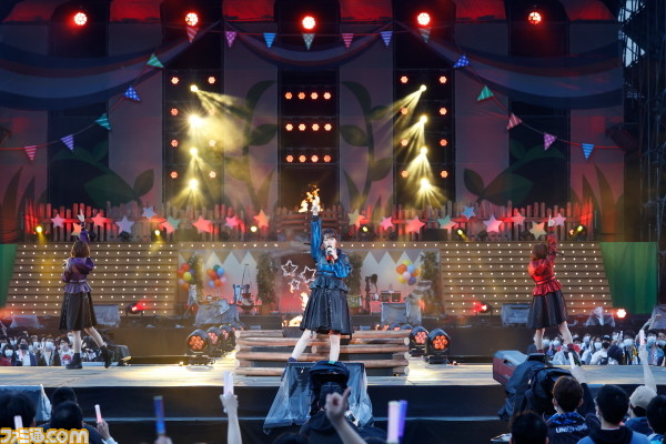 『アイマス ミリオンライブ!』7thライブ公演1日目リポート。1年越しに実現した初の野外単独公演でアツく燃え上がる