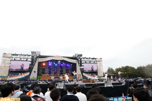 『アイマス ミリオンライブ!』7thライブ公演1日目リポート。1年越しに実現した初の野外単独公演でアツく燃え上がる