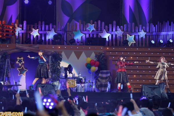 『アイマス ミリオンライブ!』7thライブ公演1日目リポート。1年越しに実現した初の野外単独公演でアツく燃え上がる
