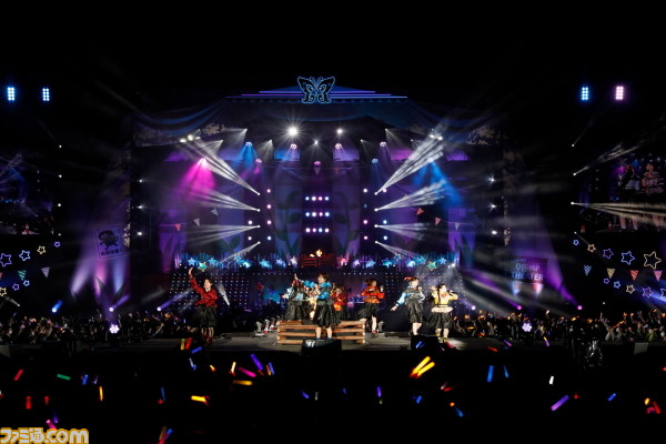 『アイマス ミリオンライブ!』7thライブ公演1日目リポート。1年越しに実現した初の野外単独公演でアツく燃え上がる