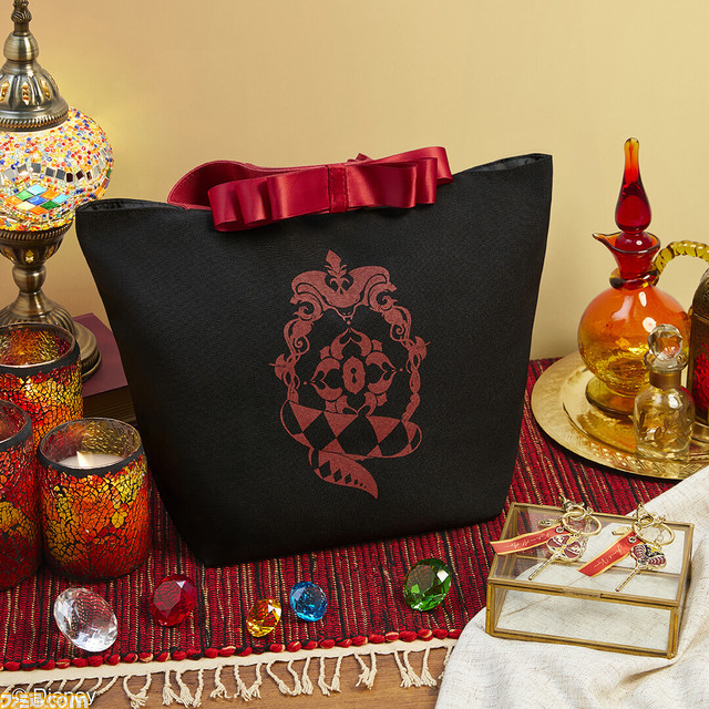 『ツイステ』一番くじのバッグ版が本日6/26日発売。トートバッグやチャーム、ポーチなど、ふだん使いしたくなるデザイン多数