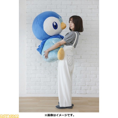 ポケモン』ポッチャマが高さ約90cmの超特大サイズのぬいぐるみになって ...