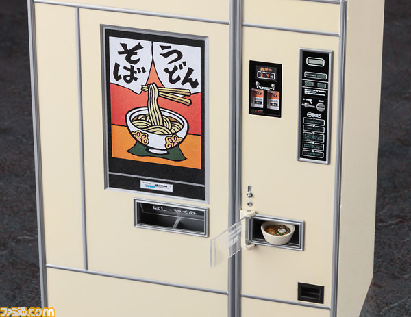 あみあみでレトロ自販機のプラモがダントツの売れ行き。1/12スケールの本商品にはうどん・そば、割り箸付き