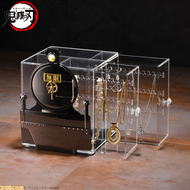 アニメ『鬼滅の刃』無限列車をモチーフにしたアクセサリースタンド&プレートキーホルダーが登場。予約受付中
