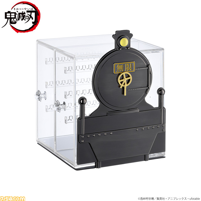 アニメ『鬼滅の刃』無限列車をモチーフにしたアクセサリースタンド&プレートキーホルダーが登場。予約受付中