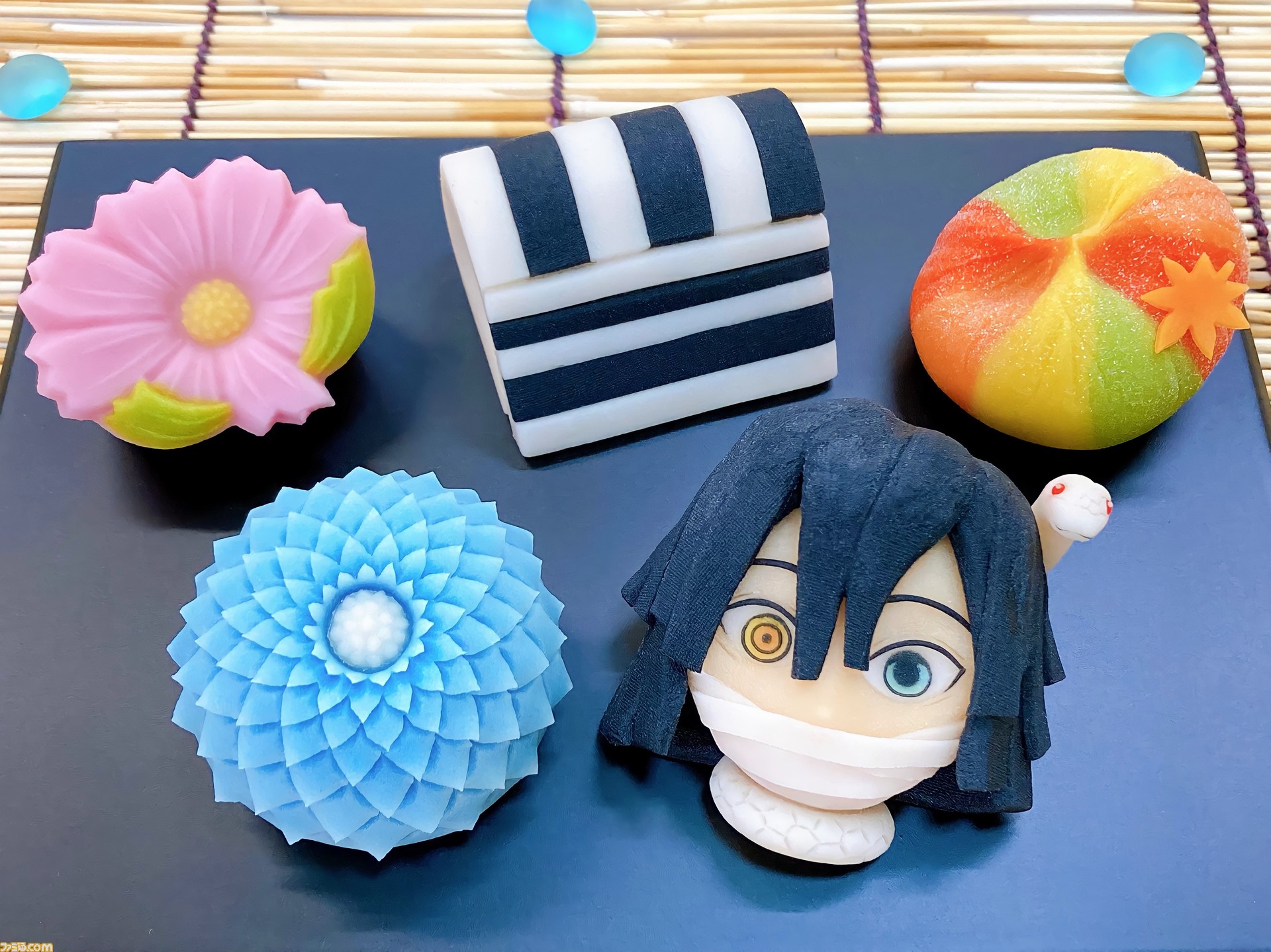 鬼滅の刃 伊黒小芭内の生誕記念イラストと和菓子の画像が公開 甘露寺 煉獄 時透が蛇柱を祝福 ゲーム エンタメ最新情報のファミ通 Com 鬼滅の刃 伊黒小芭内の生誕記念イラストと和菓子の画像が公開 甘露寺 煉獄 時透が蛇柱を祝福 ゲーム エンタメ最新情報のファミ通 Com