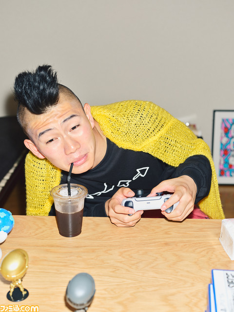 ビームスT×ユービーアイソフトのコラボアイテムが発売！ デザインに携わったクリエーター“DHC”にこだわりを聞いた。9月17日配信 特別番組ゲストの河本準一＆とにかく明るい安村インタビューも。