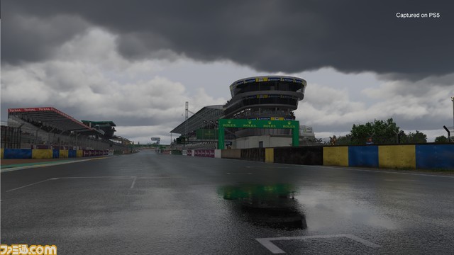 『グランツーリスモ7』ダウンロード版の予約購入受付が開始。スタンダードエディションのほか、25周年アニバーサリーエディションも発売。パッケージ版の予約は9月27日より順次スタート