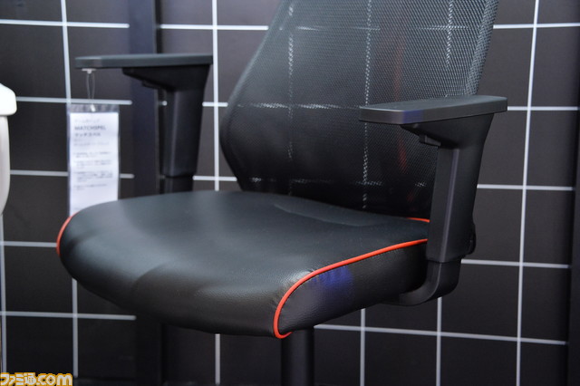 イケアのゲーミングチェアは4999円から。東京ゲームショウ初出展のブースは白と黒のおしゃれ空間だったしサメもいた【TGS2021】