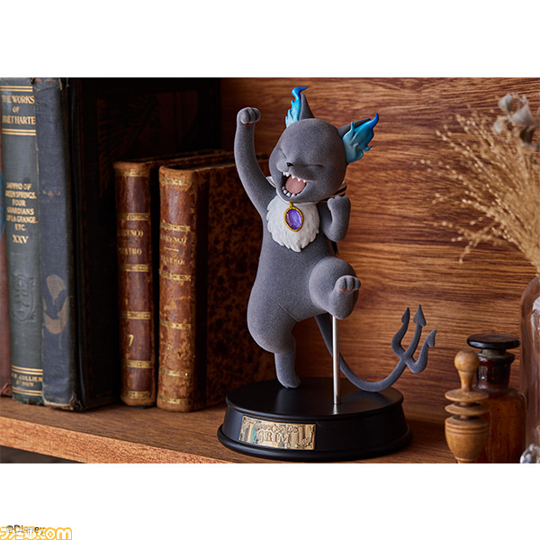 『ツイステ』ハロウィングッズや寮の腕章、グリムのフィギュアなど新商品が予約開始。人気アイテム“マジカルペンライト”も数量限定で再販