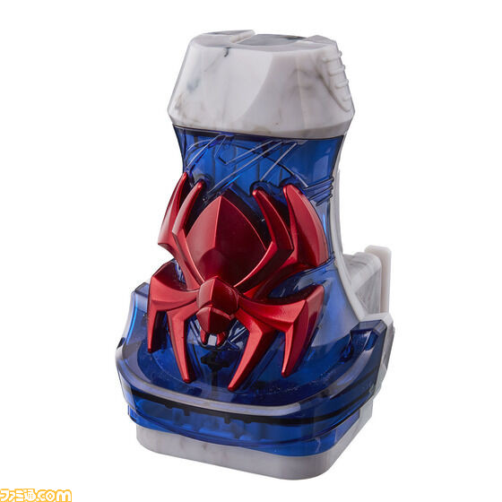 『仮面ライダーリバイス』“変身ベルト DXデモンズドライバー”が予約受付中。津田健次郎さんのシステムボイスとLEDアニメーションで変身できる!