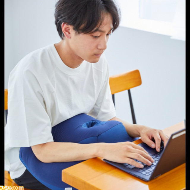 『ねおちピロー』うつ伏せゲーミングクッションをDETONATORのYamatoNがテスト。体を休めながら本気でゲームできるデバイスであると判明【もこもこカバーでかわいく変身】