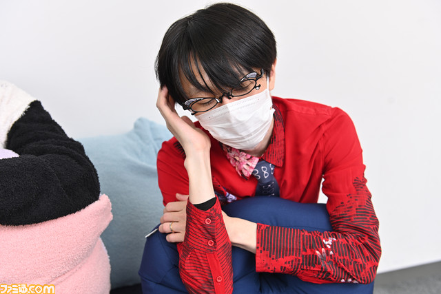 『ねおちピロー』うつ伏せゲーミングクッションをDETONATORのYamatoNがテスト。体を休めながら本気でゲームできるデバイスであると判明【もこもこカバーでかわいく変身】