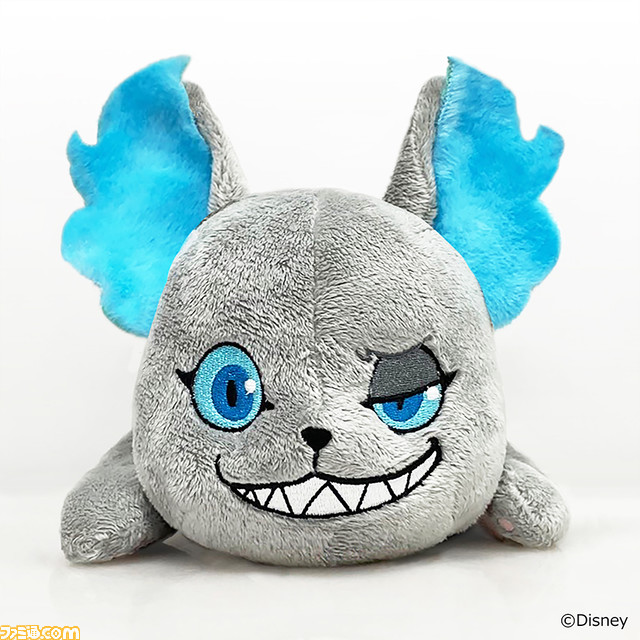 『ツイステ』に登場するグリムデザインの2wayブランケットが発売! ブランケットとしてもポンチョとしても使える