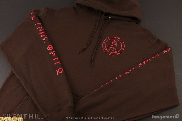 『SILENT HILL』シリーズの最新グッズ2点が発売。“ミラの計画 Tシャツ”、“教団 パーカー”がラインアップ