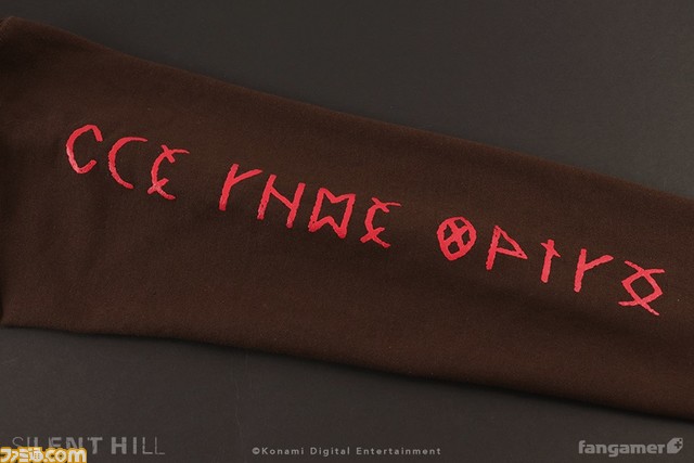 『SILENT HILL』シリーズの最新グッズ2点が発売。“ミラの計画 Tシャツ”、“教団 パーカー”がラインアップ
