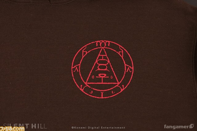 『SILENT HILL』シリーズの最新グッズ2点が発売。“ミラの計画 Tシャツ”、“教団 パーカー”がラインアップ