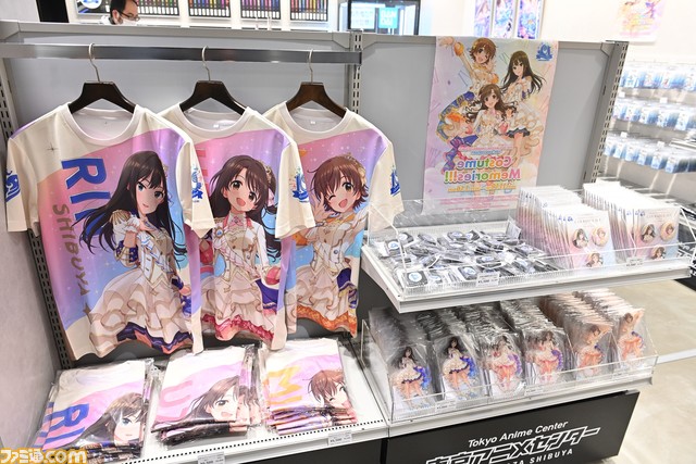 『アイマス シンデレラガールズ』10周年記念衣装展をリポート。過去のライブ衣装と映像とともにアイドルたちとの10年間の思い出に浸れる空間