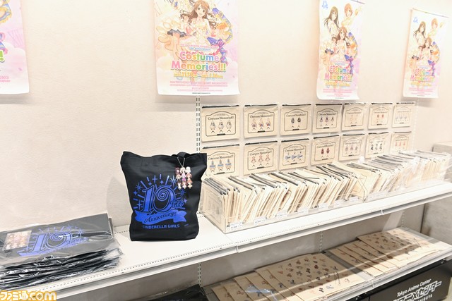 『アイマス シンデレラガールズ』10周年記念衣装展をリポート。過去のライブ衣装と映像とともにアイドルたちとの10年間の思い出に浸れる空間