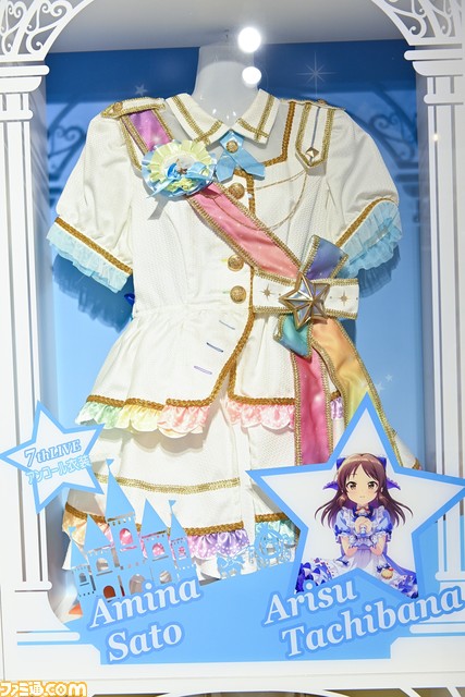 『アイマス シンデレラガールズ』10周年記念衣装展をリポート。過去のライブ衣装と映像とともにアイドルたちとの10年間の思い出に浸れる空間