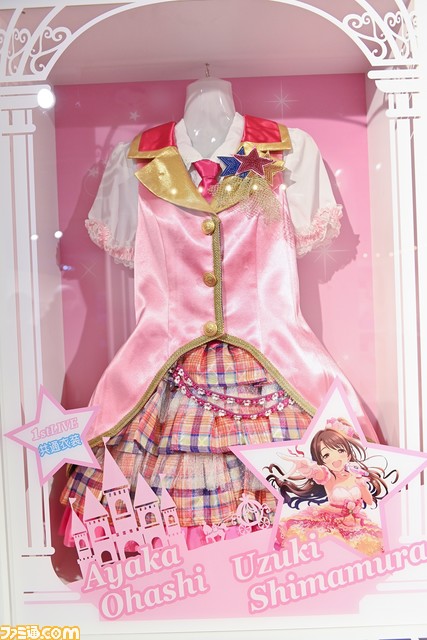 『アイマス シンデレラガールズ』10周年記念衣装展をリポート。過去のライブ衣装と映像とともにアイドルたちとの10年間の思い出に浸れる空間