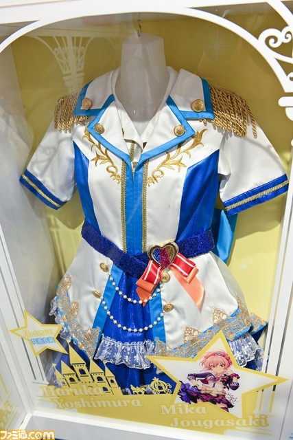 『アイマス シンデレラガールズ』10周年記念衣装展をリポート。過去のライブ衣装と映像とともにアイドルたちとの10年間の思い出に浸れる空間