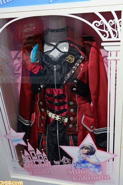 『アイマス シンデレラガールズ』10周年記念衣装展をリポート。過去のライブ衣装と映像とともにアイドルたちとの10年間の思い出に浸れる空間