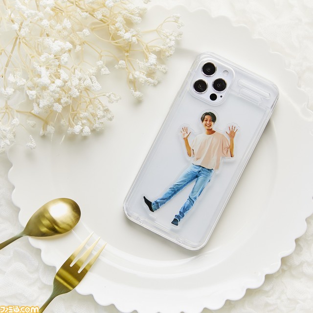 オタク社員の声から生まれた“推部屋 plus”登場！ アクスタ収納付iPhoneケース、ロゼットなどアイドルやキャラクターなどの“推し活”を楽しむためのグッズ