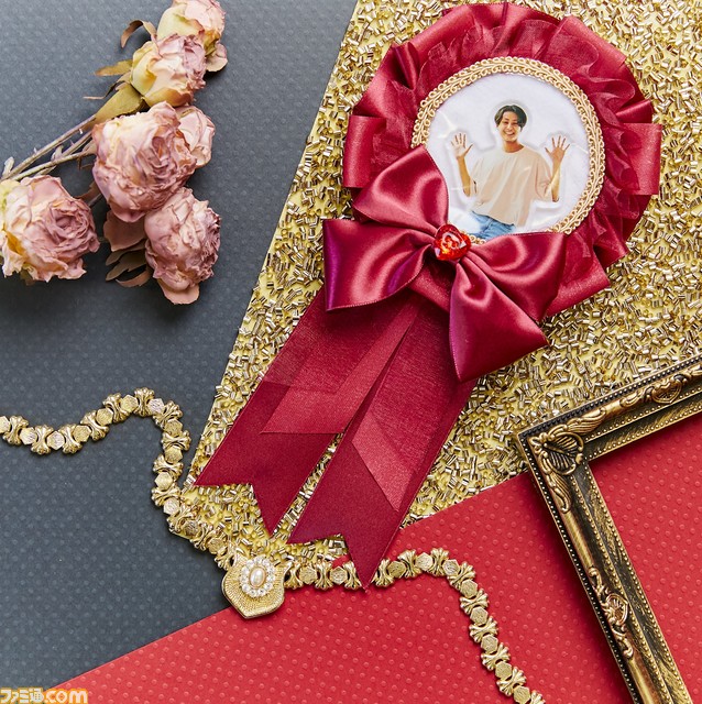 オタク社員の声から生まれた“推部屋 plus”登場！ アクスタ収納付iPhoneケース、ロゼットなどアイドルやキャラクターなどの“推し活”を楽しむためのグッズ