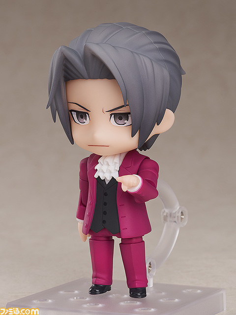 『逆転裁判』成歩堂と御剣のねんどろいどが予約受付スタート。おなじみの「異議あり！」パーツや法廷の机なども付属