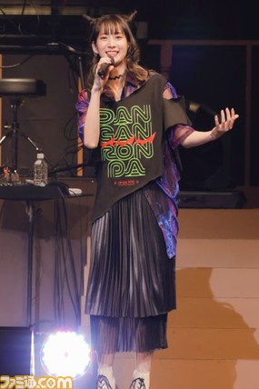 『ダンガンロンパ』10周年イベント夜公演リポート。緒方恵美や豊口めぐみなど声優陣による朗読劇や楽曲ライブなど盛りだくさん。スパチュン×トゥーキョーゲームスの新作『レインコード』の映像も