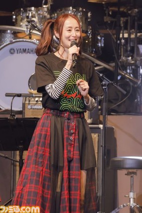 『ダンガンロンパ』10周年イベント夜公演リポート。緒方恵美や豊口めぐみなど声優陣による朗読劇や楽曲ライブなど盛りだくさん。スパチュン×トゥーキョーゲームスの新作『レインコード』の映像も