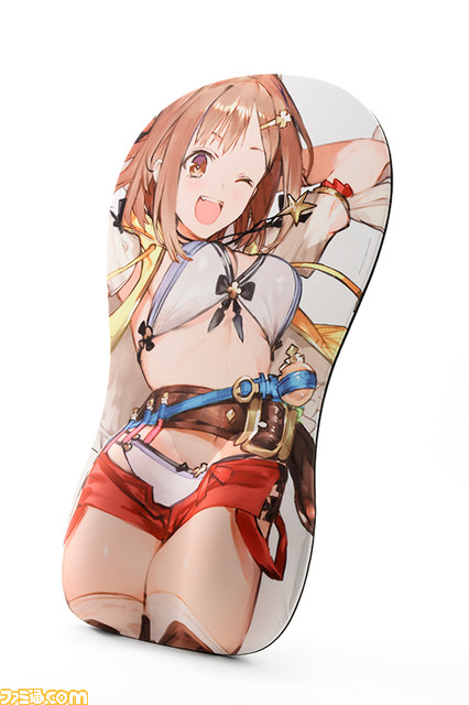 『ライザのアトリエ』主人公“ライザ”の等身大マウスパッドの受注が開始。彼女の魅力が前面に押し出された見逃せない商品に